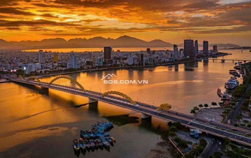 Đà Nẵng Landmark Tower mặt tiền đường Bạch Đằng sông Hàn thơ mộng