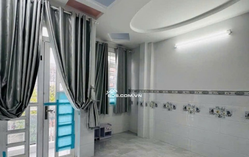 CĂN 2 MẶT TIỀN ( 60M2 ) - 4×15M - 3 PHÒNG NGỦ - HẺM THÔNG XE HƠI VÀO NHÀ - NHỈNH 5t, Nhà đang cho thuê 10 triệu/tháng .