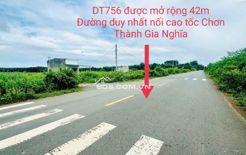 Chủ ngộp bán gấp 3 lô ngay Chơn Thành mặt tiền DT756