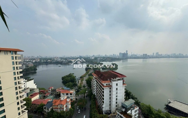 Cho thuê mặt bằng kinh doanh, VP - Phố Thanh Niên - Tây Hồ - View Hồ Tây - 360m2 - Giá thỏa thuận!