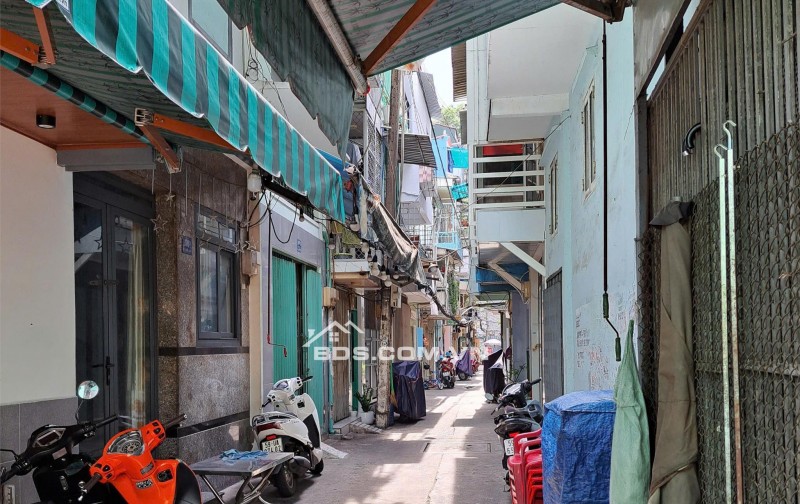 NHÀ ĐẸP QUẬN 10 - HOÀN CÔNG ĐỦ - DTSD 40M2 - HẺM BA GÁC - KHU DÂN TRÍ CAO NHỈNH 3 TỶ