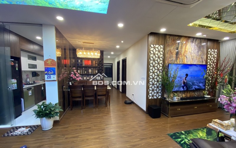 Căn hộ Bohemia Residence giá 8,7 tỷ VND tọa lạc tại Đường Nguyễn Huy Tưởng với diện tích 136m2 và 3 phòng ngủ. LH 0337160396