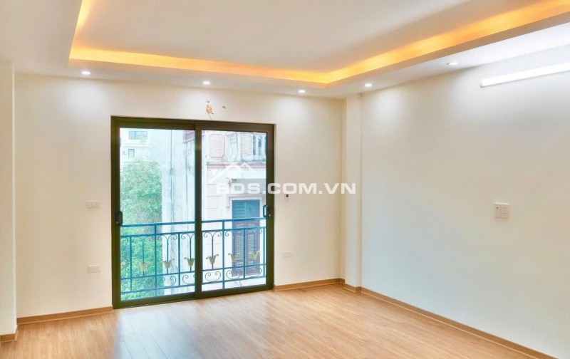 TRUNG TÂM VĂN QUÁN BÁN NHÀ 35M X 5 TẦNG
LH: 0372413014