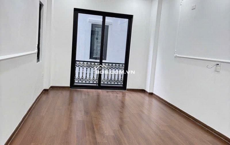 Nhà Đẹp Tu Hoàng Gần Đại Học Công Nghiệp View Thoáng 5 Tầng 32m2 Giá Chỉ 4.35 Tỷ