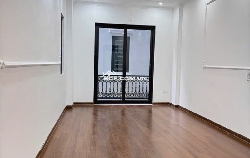 Nhà Đẹp Tu Hoàng Gần Đại Học Công Nghiệp View Thoáng 5 Tầng 32m2 Giá Chỉ 4.35 Tỷ