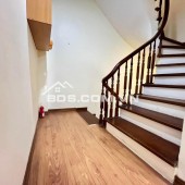 Bán nhà riêng ngõ 79 Đường Cầu Giấy DT35m x 5T. Mặt tiền 3.5m. Giá 5.78 tỷ