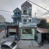 Nhà 3 tầng, đẹp, sang trọng, 105m2, Giá tốt, mặt tiền nhựa 8m, kinh doanh tốt