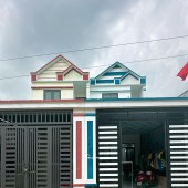 Nhà SHR 1 trệt. 1 lầu. Giá 1ty930 bớt lộc. Gần ngã tư miếu ông Cù