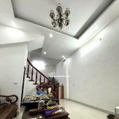 Bán nhà TRUNG TÂM ĐỐNG ĐA vị trí cực đẹp 30m2 x 4 tầng - Sổ đỏ sẵn - chỉ 5.x tỷ. Lh:0965135166.