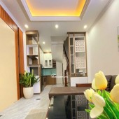 Chính chủ cần bán nhà mặt ngõ đường  Nguyễn Văn Cừ, Long Biên, 31m2, giá 5,48 tỷ, nhà 5 tầng, 0902318197