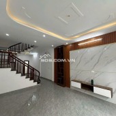 Bán Nhà Đại Học Đại Nam - 44m2,5 tầng - 5m ra ô tô . lh: 0964577405