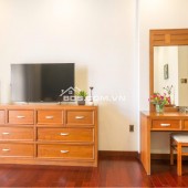 SIÊU PHẨM-NHÀ ĐẸP MT CẠNH BIỂN PHẠM VĂN ĐỒNG- Mới 99% -120m2 chỉ nhỉnh 12 tỷ full Nội Thất