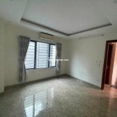 Nhà riêng Lê Hồng Phong Hà Đông 50m2,xây 4 tầng,MT5.6m giá 7 Tỷ
