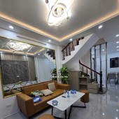NHÀ ĐẸP LẠC LONG QUÂN - KHẨU CẦU GIẤY - GIAO THÔNG THUẬN TIỆN ĐI LẠI - NGÕ THÔNG - GẦN PHỐ - SDCC