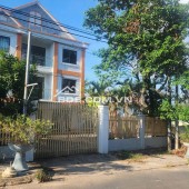 Cần bán nhà nghỉ tại Phú Quốc - mặt tiền đường lớn, kinh doanh sầm uất. Làm ăn thua lỗ, cần bán gấp, lỗ 10 tỷ.