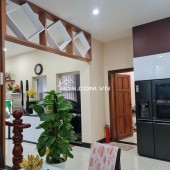 Bán biệt thự Phường Chánh Nghĩa, Thủ Dầu 1, Bình Dương 
Ngang 15 dài 20 tổng 300m2
