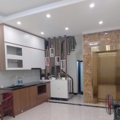 Bán nhà lô góc 2 thoáng Cầu Giấy, 6 tầng thang máy, nội thất xịn, ngõ nông đẹp tiện ích đầy đủ