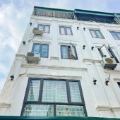HIẾM - NHÀ ĐẸP 5 TẦNG FULL NỘI THẤT Ở NGAY - HƠN 4 TỶ - TRUNG TÂM THẠCH BÀN LONG BIÊN - NHIỀU TIỆN ÍCH.