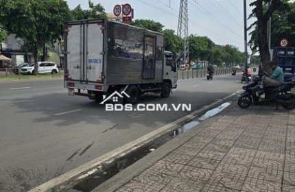 SÁT MẶT TIỀN BÌNH TRỊ ĐÔNG GIÁP TÊN LỬA - 2 TẦNG BTCT 5.2X11M HẺM XE HƠI TỚI NHÀ KHU VỰC SẦM UÂT CHỈ 4.7 TỶ