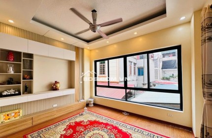 Bán nhà giá rẻ, 4 tầng mới vị trí siêu đẹp, 46m2, ô tô, Ngọc Thuỵ Long Biên. LH:0974573073