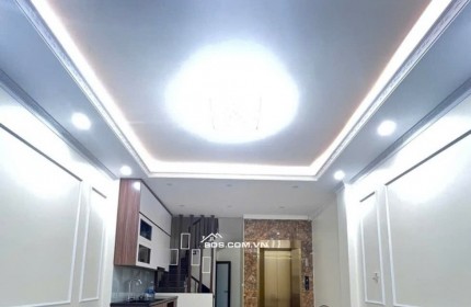 Nhà đẹp, lô góc, thang máy DT 40m x 6T giá 10.9 tỷ ngõ 155 Cầu Giấy - Quan Hoa