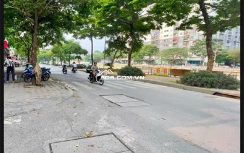 Bán nhà đẹp hơn hoa hậu, phố Kim Giang, Hoàng Mai, xe con cách nhà hơn 20m, gần trường Thăng Long, DT 40m2, lô góc, 5 tầng, giá chỉ 6 đồng hơn.