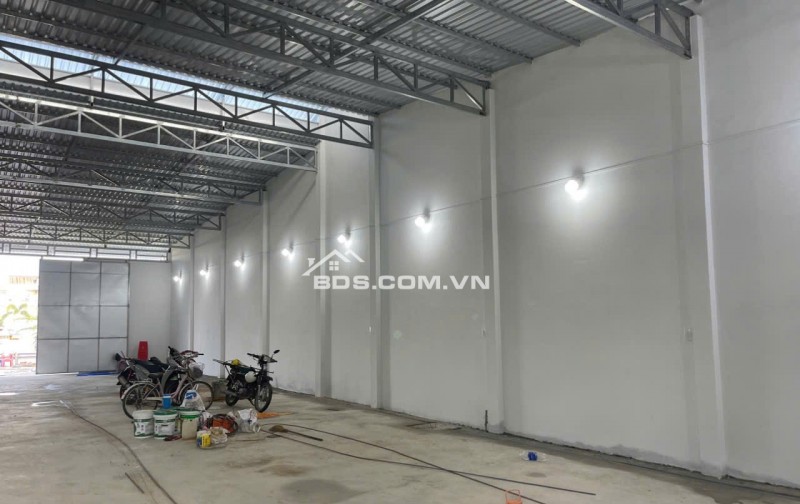 91. Cho Thuê Kho Xưởng 300M² Có Sân Sau Mặt Sông Nhỏ