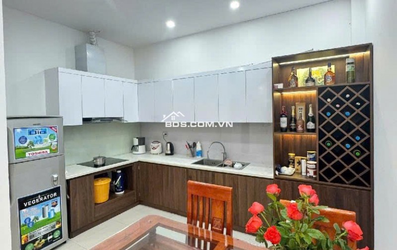 BÁN NHÀ NGUYỄN VĂN CỪ – 47M², 4 TẦNG – NHỈNH 10 TỶ!