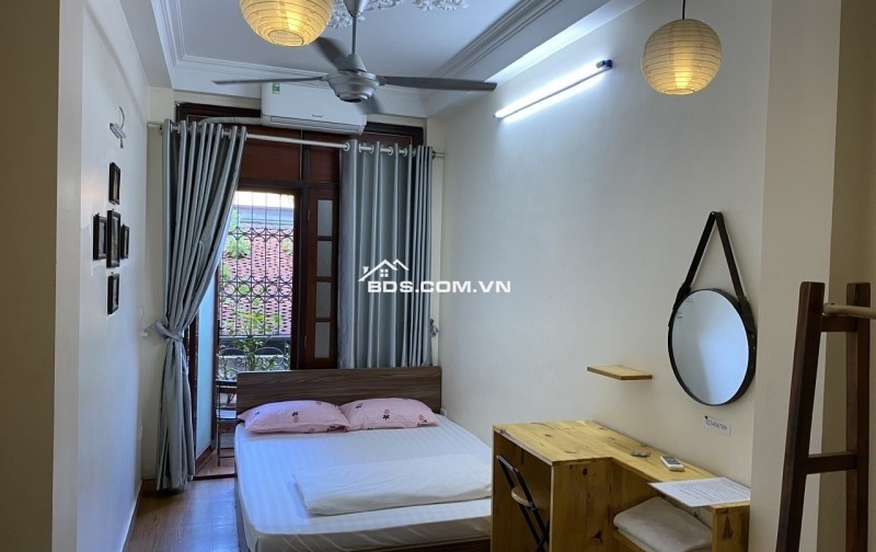 ĐANG KINH DOANH HOMESTAY - 4 Tầng MẶT NGÕ Nhà Chung 25/45m chỉ 8.5 tỷ - SÂN CHUNG RỘNG, SỔ ĐẸP