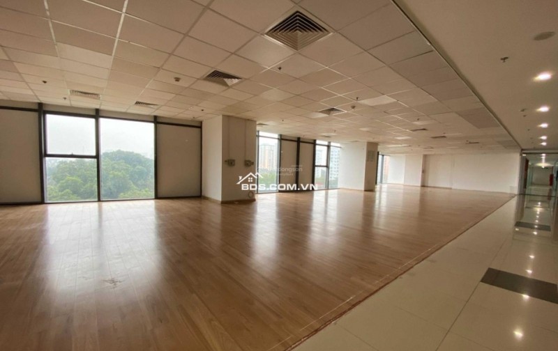 Hiếm DT 1500m2 phố Trịnh Văn Bô khuôn viên rộng cho thuê làm đại siêu thị, trường học, showroom