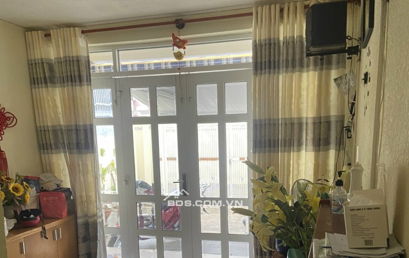 Chủ cần nhượng lại Nhà Hẻm Hoàng Diệu, Vĩnh Nguyên, Nha Trang diện tích 134m2 chỉ 60tr/m2.