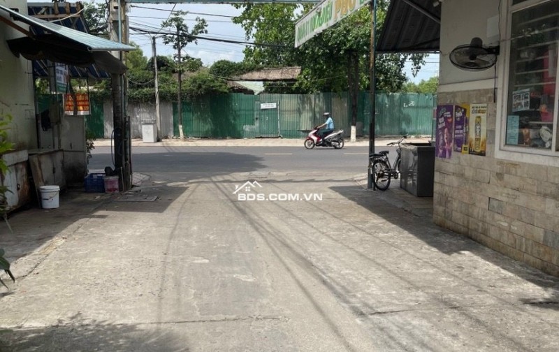 Cần chuyển nhượng nhà hẻm Hoàng Diệu, Vĩnh Nguyên, Nha Trang, 134m2, giá chỉ 60 triệu/m2. Liên hệ để biết thêm thông tin!