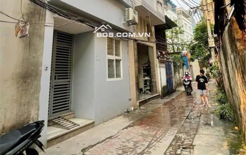 Bán nhà đẹp hơn hoa hậu, phố Kim Giang, Hoàng Mai, xe con cách nhà hơn 20m, gần trường Thăng Long, DT 40m2, lô góc, 5 tầng, giá chỉ 6 đồng hơn.