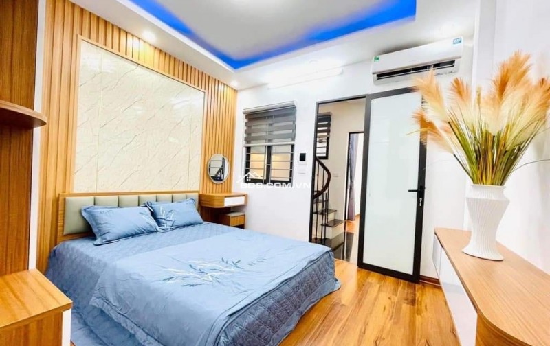 SIÊU PHẨM - PHÂN LÔ - PHỐ VIP TẠ QUANG BỬU HBT HN 40M² X 5 TẦNG 10TỶ