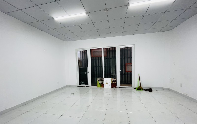 Mặt bằng Đà Lạt, mặt bằng Mạc Đĩnh Chi 240m2, 160 ngang 7m, Hai bà Trưng 160m2 ngang 8m, thuận tiện kinh doanh