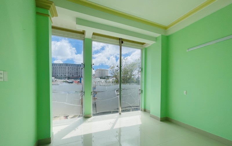 Cho thuê mặt bằng mặt tiền Phan Chu Trinh, Phường 9, Đà Lạt 240m2, chỉ 10 triệu đồng, phù hợp Văn Phòng, Spa