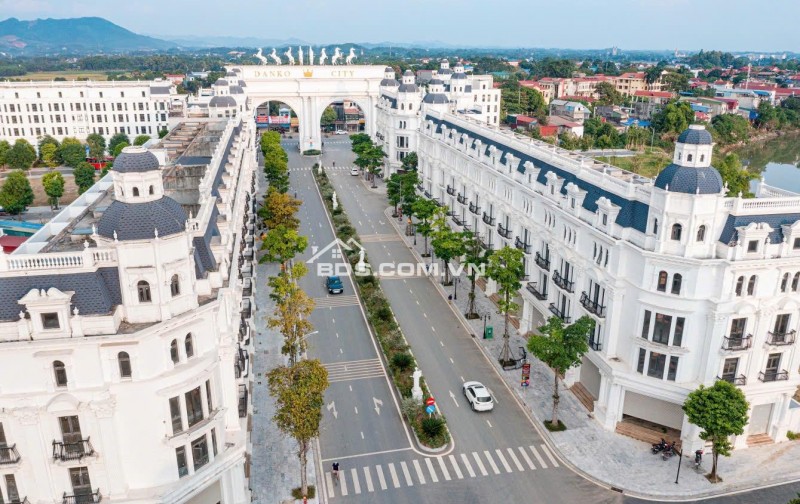 Có giỏ hàng đẹp nhất nhì Danko Avenue - Đẳng cấp sống thượng lưu tại TP. Sông Công
Giá từ 2,25tỷ/lô liền kề - Vị trí sát kênh Venice đắt giá