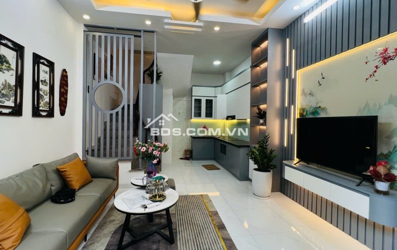 Bán gấp nhà Hồng Mai , sân vườn , 10m otoo .DT 50m2 , MT 3,8 . 4T . Giá 12 tỷ