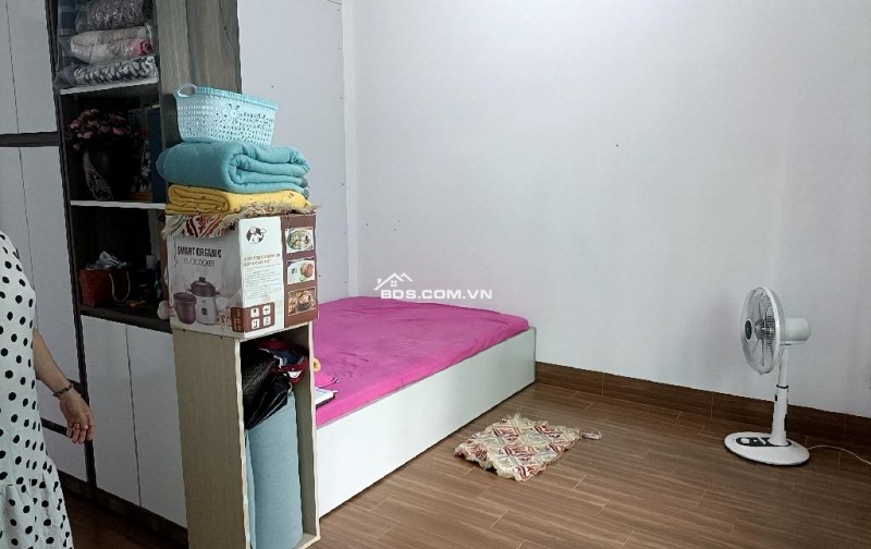 Bán Nhà 90m² , Tăng Nhơn Phú A - Chỉ 4 Tỷ hem xe hơi,  sổ riêng hoàn công đủ
tiện di chuyển ra man thiện , lê văn việt, ngã tư thủ đức