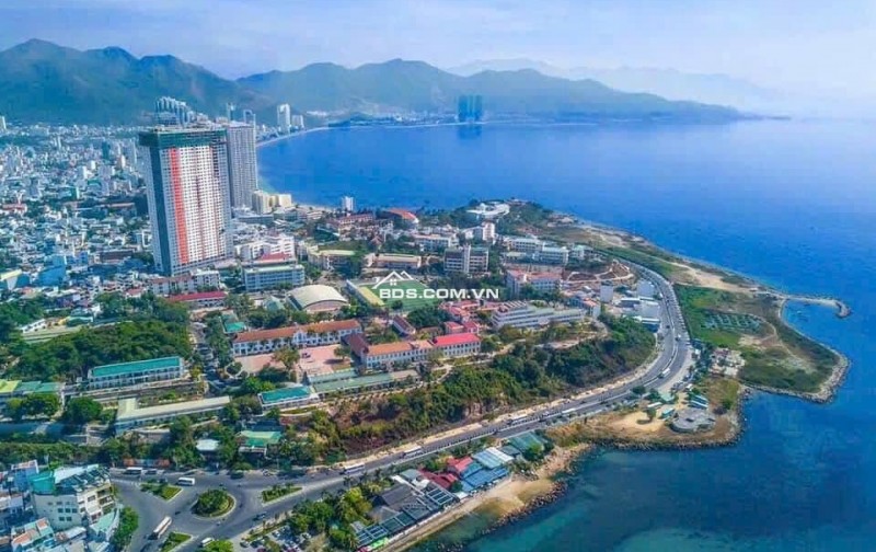 Bán Căn Hộ View Biển Nha Trang và View Thành Phố, View Tháp bà Ponagar  Cách Bãi tắm Hòn Chồng 400 mét đi bộ.