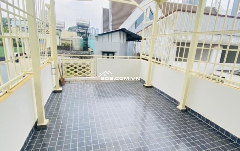 BÁN NHÀ 4 TẦNG, 44M2, HẺM LÝ THÁI TỔ, QUẬN 10 - GIÁ CHỈ 6.9 TỶ - SỔ HỒNG CHÍNH CHỦ