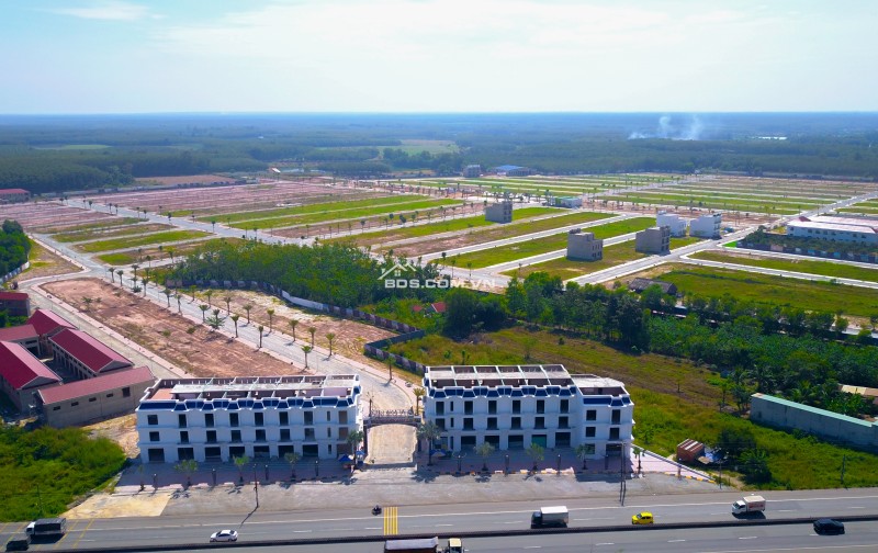 Còn 5 duy nhất lô đất đối diện công viên phù hợp kinh doanh buôn bán