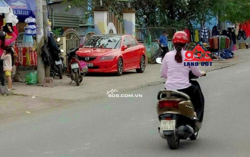 Cần Bán Nhà 1 Trệt, 1 Lầu Mặt Tiền Nguyễn Tri Phương, Phường Bửu Hòa - Nhà đẹp, Vị trí thuận lợi!
Mã số: NP1003