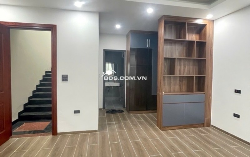 bán nhà văn cao, căn duy nhất, 41m2 ,3 tầng, mt 5.4 m về ở ngay đón tết, ngõ rộng , an ninh đỉnh cao