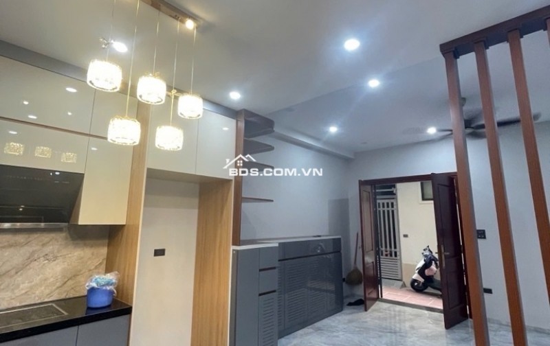 bán nhà văn cao, căn duy nhất, 41m2 ,3 tầng, mt 5.4 m về ở ngay đón tết, ngõ rộng , an ninh đỉnh cao