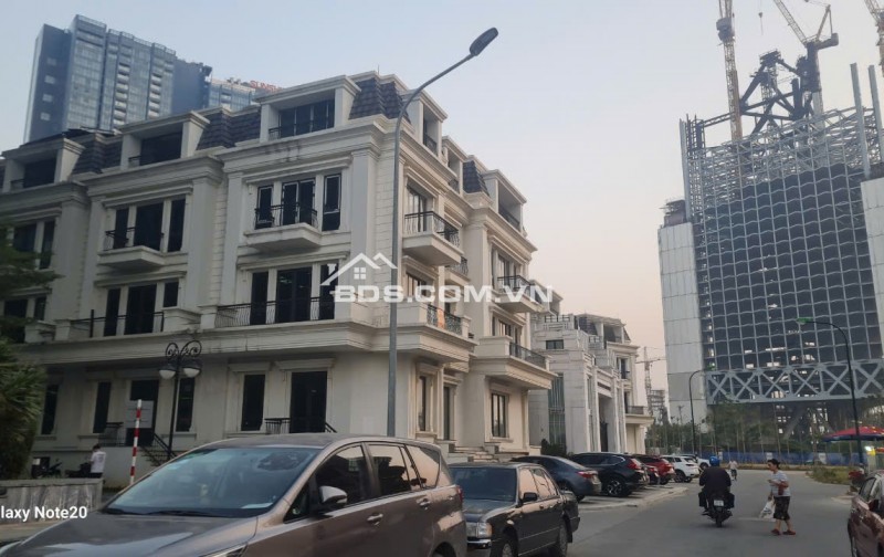 Chính chủ cần bán shophouse thấp tầng Sunshine City 220m 3,5 tầng giá rẻ