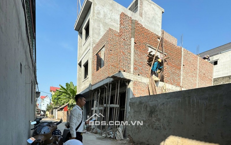 NHÀ MỚI CHÍNH CHỦ ,SÀI SƠN QUỐC OAI .SÀN 43m2 -4 TẦNG ÔTÔ VÀO NHÀ -3tỶ8 BAO PHÍ.