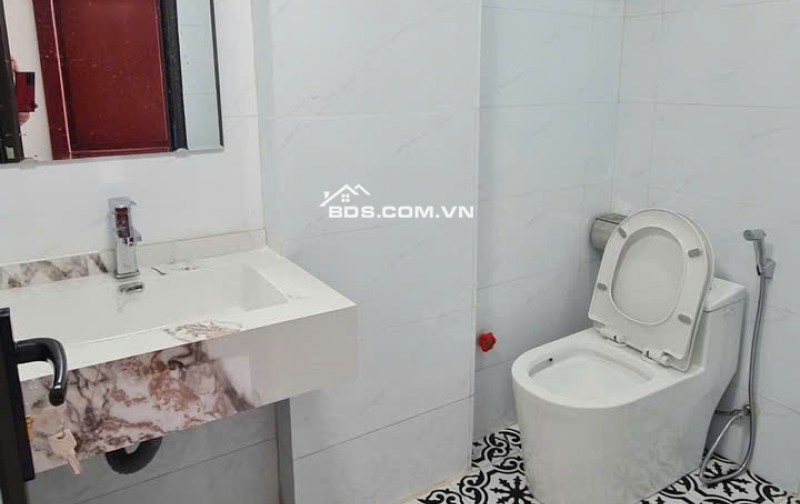 NHỎ TIỀN-PHỐ VIP-TT Q. HAI BÀ TRƯNG- NHÀ 4 tầng- HƠN 5 tỷ- NGÕ THÔNG-KINH DOANH NHỎ- Ô TÔ GẦN- Ở LUÔN