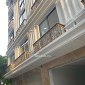 NHÀ ĐEP PHỐ NGỌC THUỴ OTO NGU TRONG NHÀ