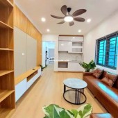 Nhà tập thể Tôn Đức Thắng, Đống Đa - 45m - Sổ cất két, sang tên ngay – 2.1 tỷ. Lh:0903279841.
